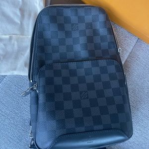 Great sling bag. Only used like 5 times. Like new. Louis Vuitton Damier
